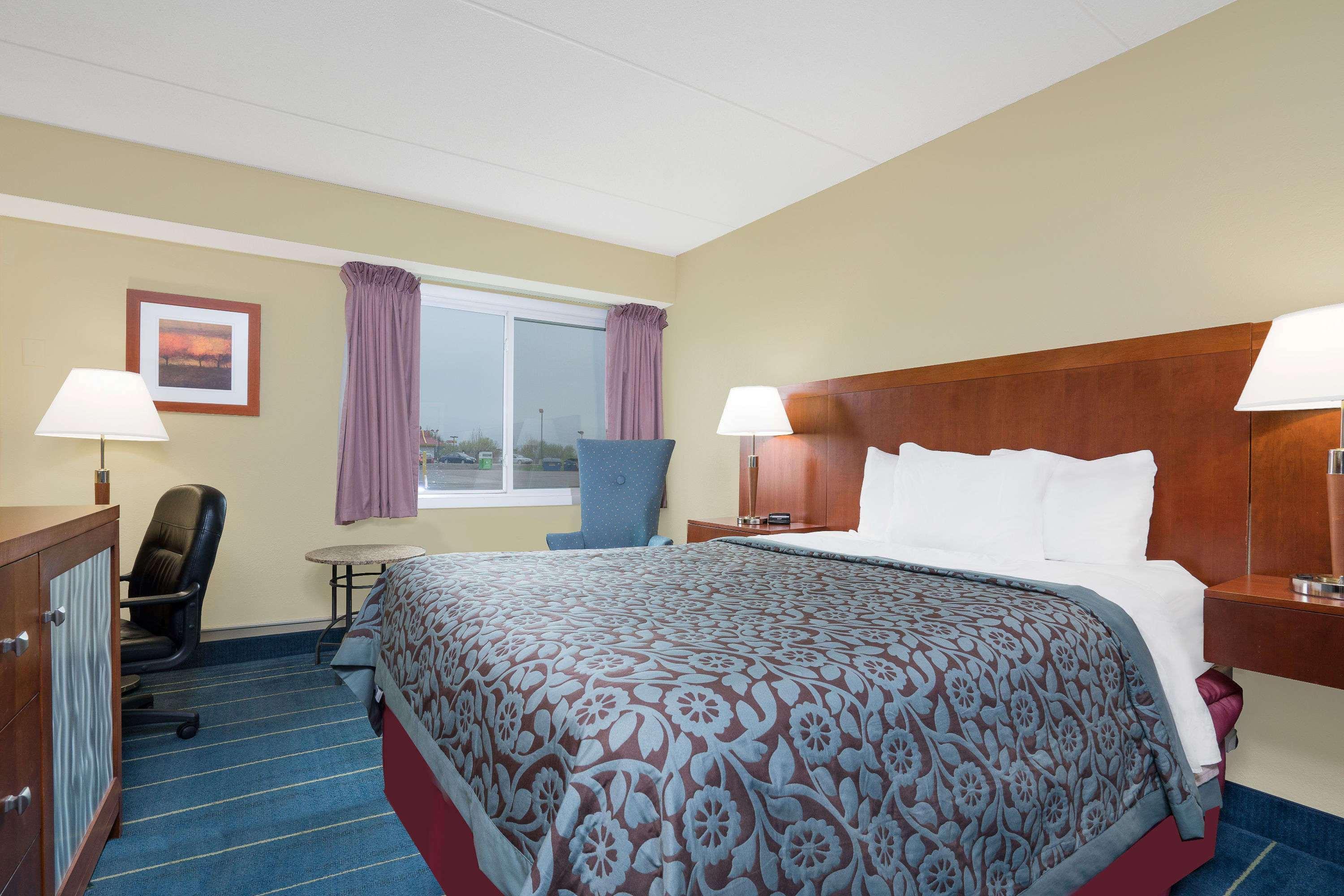 Days Inn By Wyndham Alexandria Mn Bagian luar foto