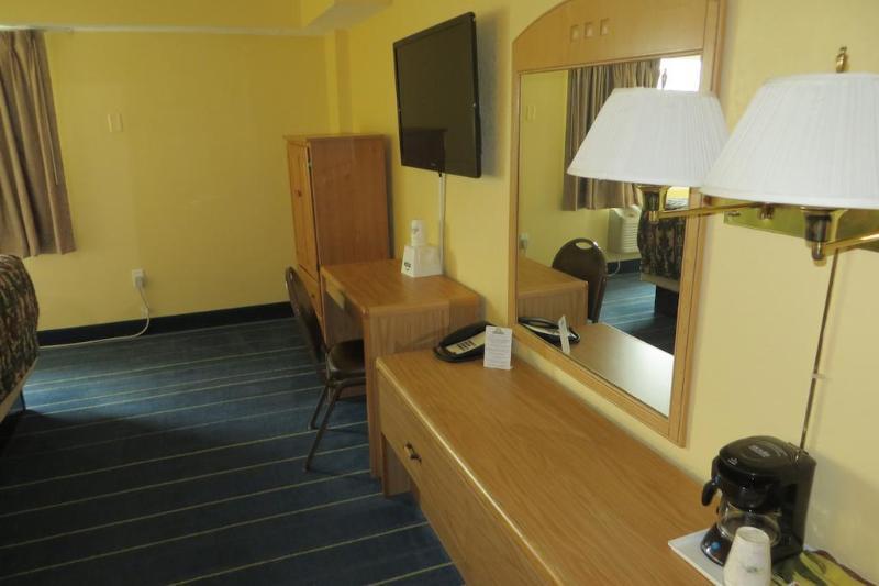 Days Inn By Wyndham Alexandria Mn Bagian luar foto