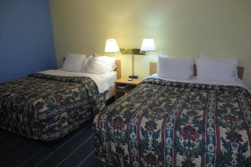 Days Inn By Wyndham Alexandria Mn Bagian luar foto