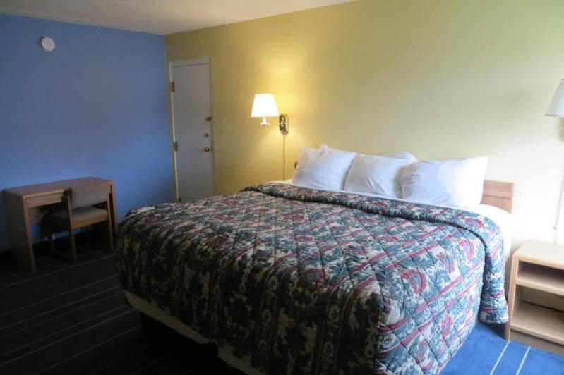 Days Inn By Wyndham Alexandria Mn Bagian luar foto