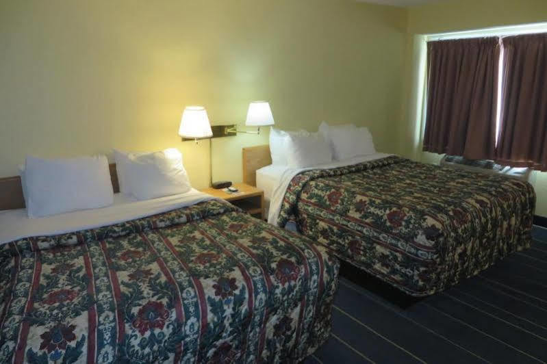 Days Inn By Wyndham Alexandria Mn Bagian luar foto